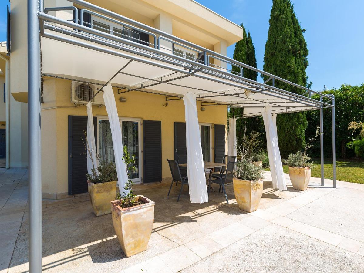 Apartments Gala Poreč Buitenkant foto