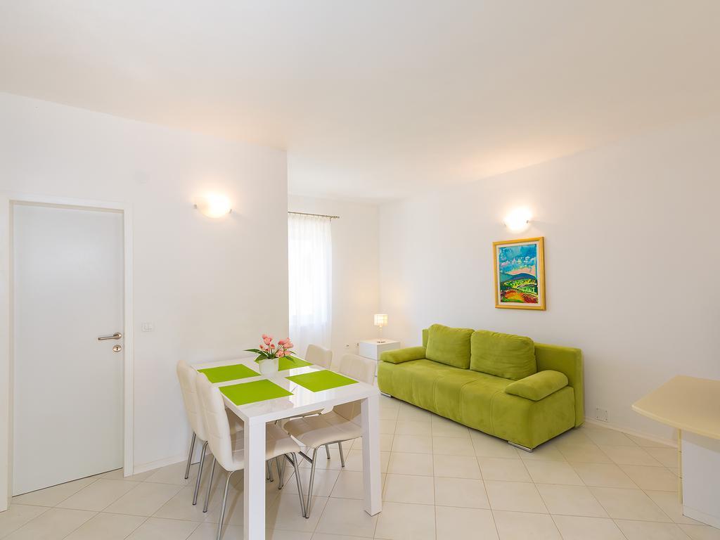 Apartments Gala Poreč Buitenkant foto