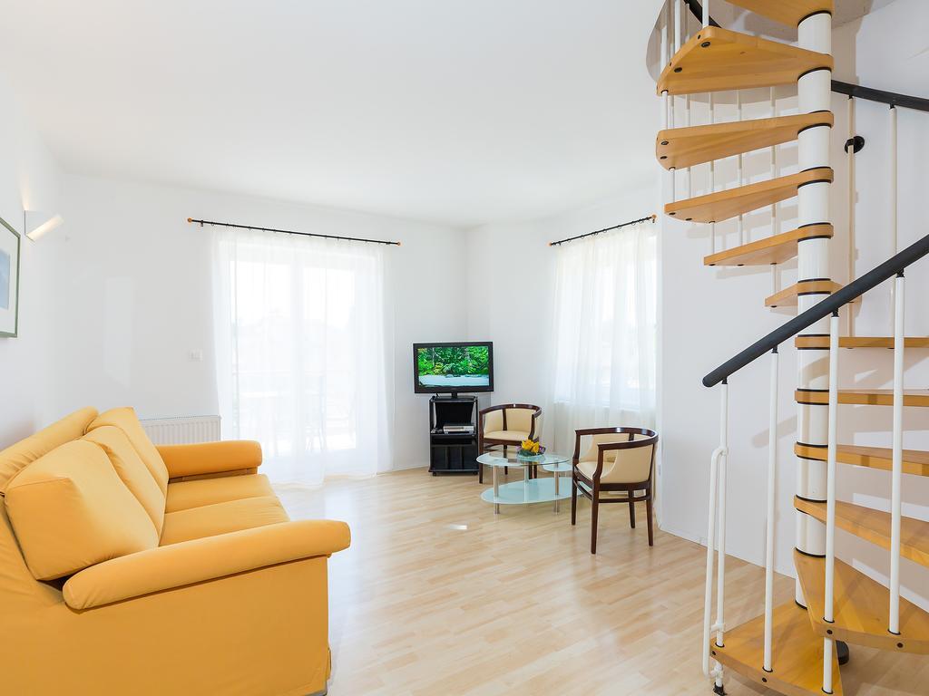 Apartments Gala Poreč Buitenkant foto